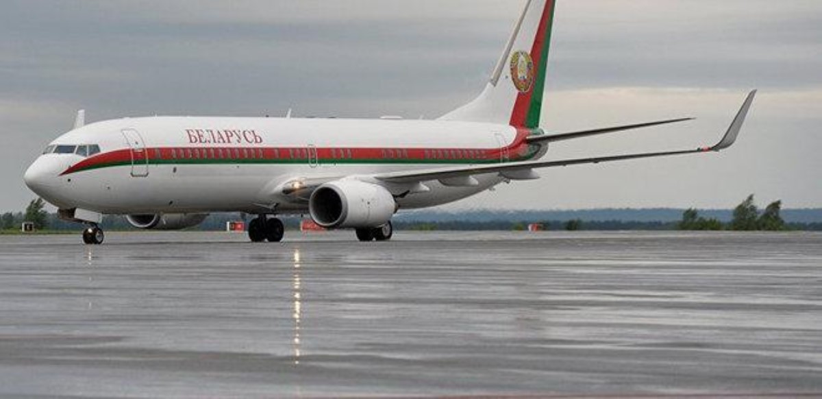 Зачем Лукашенко золотой туалет в самолете: как выглядит личный лайнер