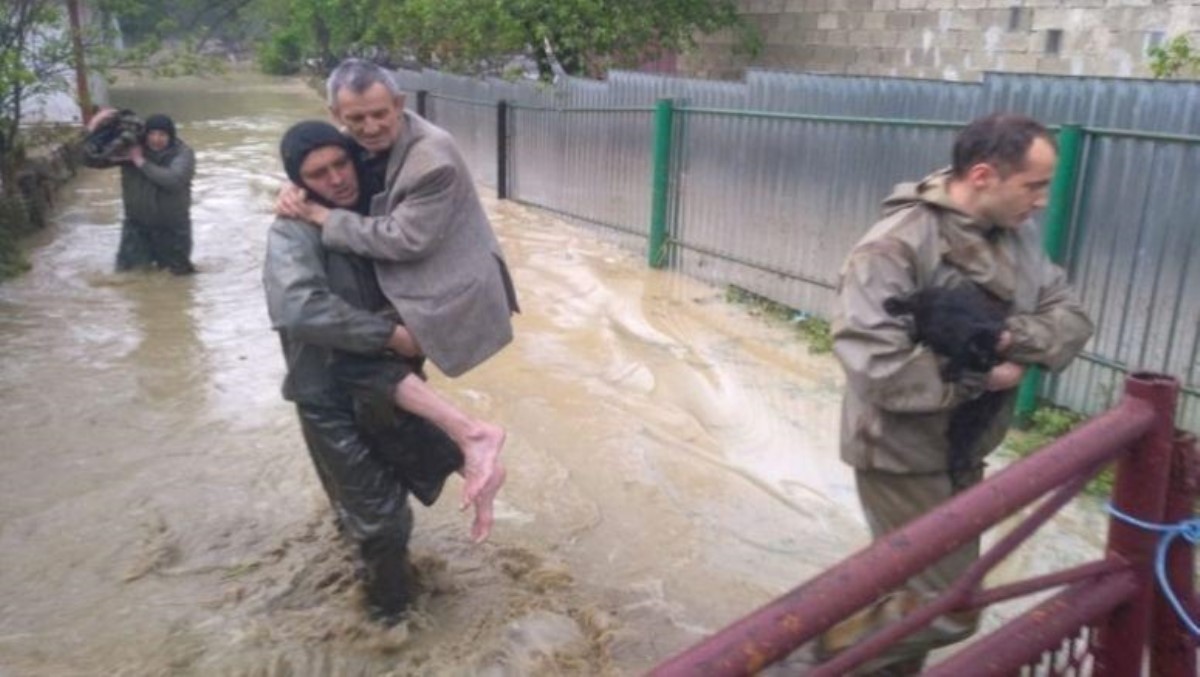Потоп на Прикарпатье: старожилы не помнят такого