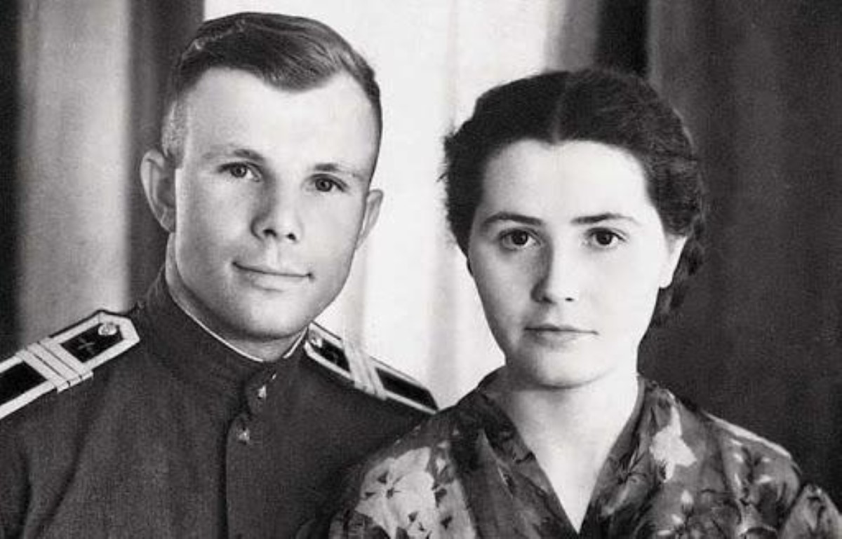 "Береги, девчонок, Валюша", - прощальное письмо Юрия Гагарина супруге