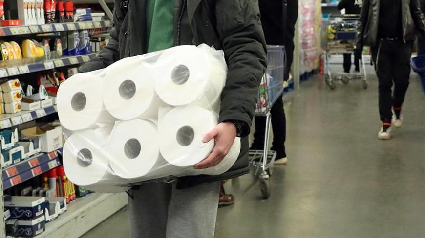 Психологи составили портрет типичного "скупщика" туалетной бумаги перед карантином