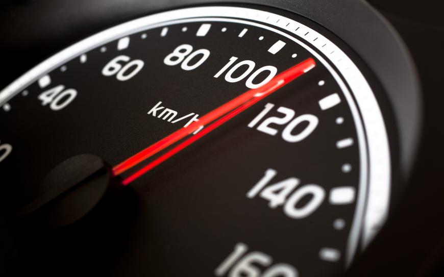 В Украине собираются увеличить лимит разрешенного превышения скорости