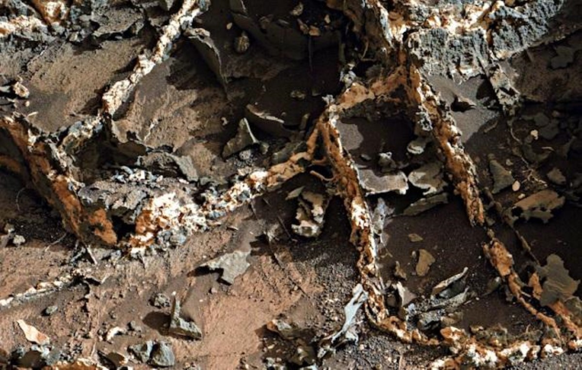 НАСА сфотографировало остатки древней марсианской стены. фото: vesti-ua.net