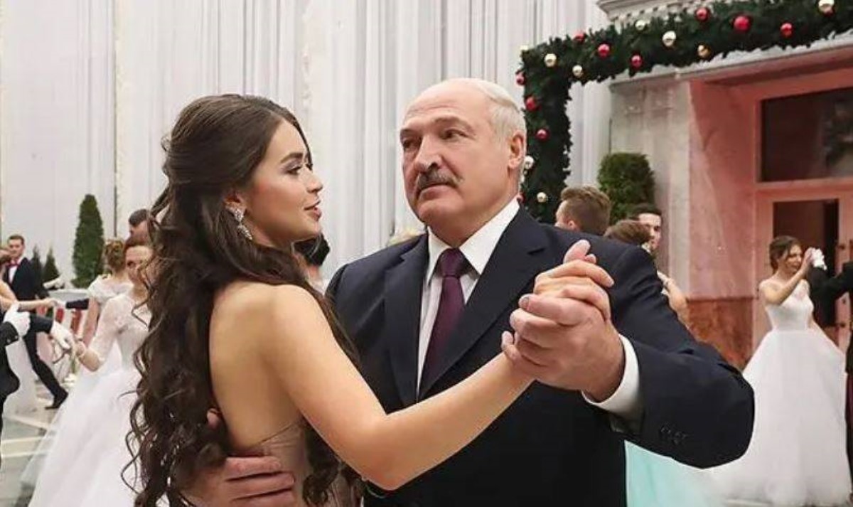 Лукашенко закрутил роман с "внучкой": кто она и как выглядит