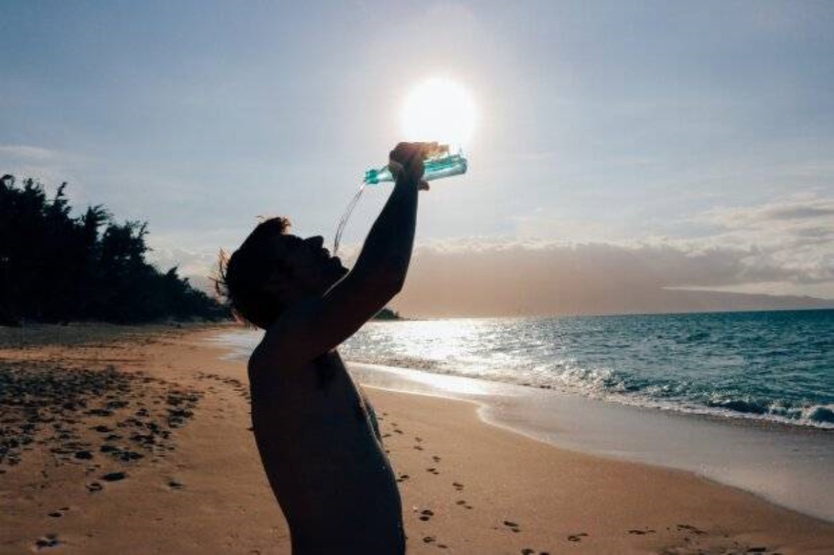 Сколько воды надо пить в день: разрушены популярные мифы