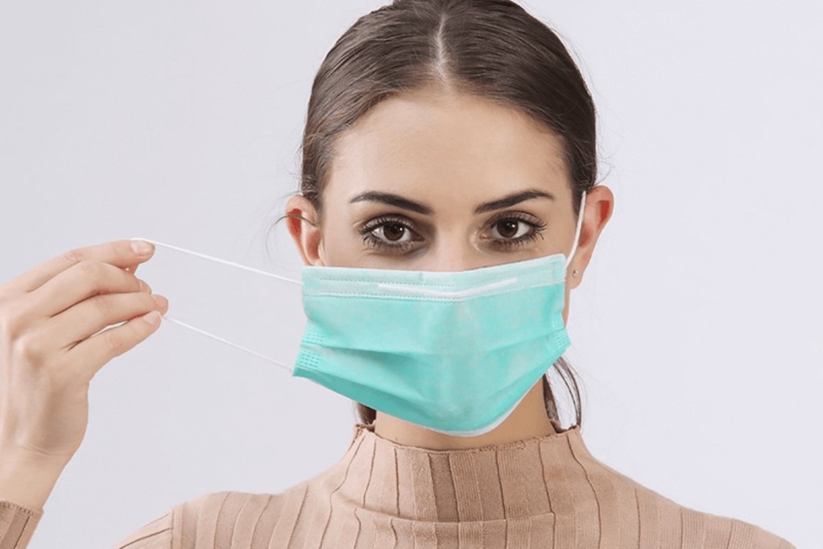 Вирусолог подсказала, как носить маску, чтобы не заболеть