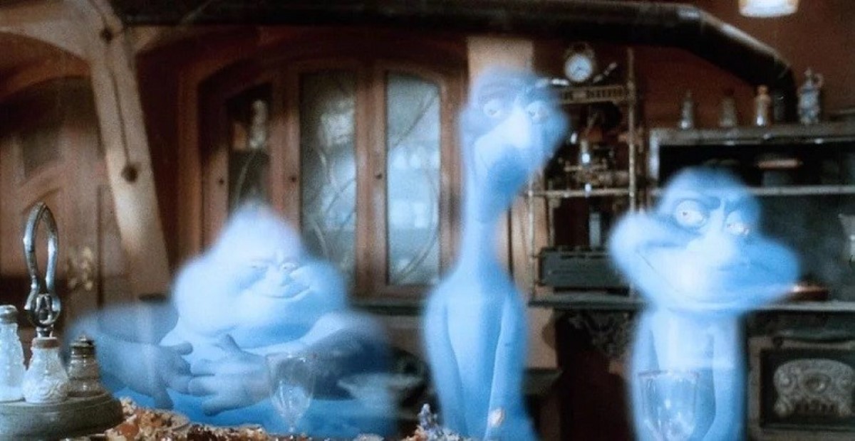 Камера сняла "призраков" в пустующем доме