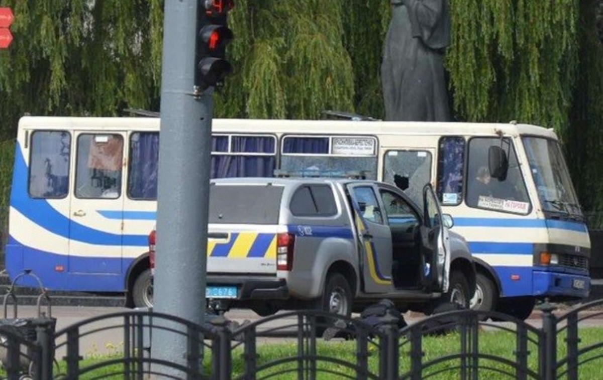Захвативший автобус в Луцке записал видео