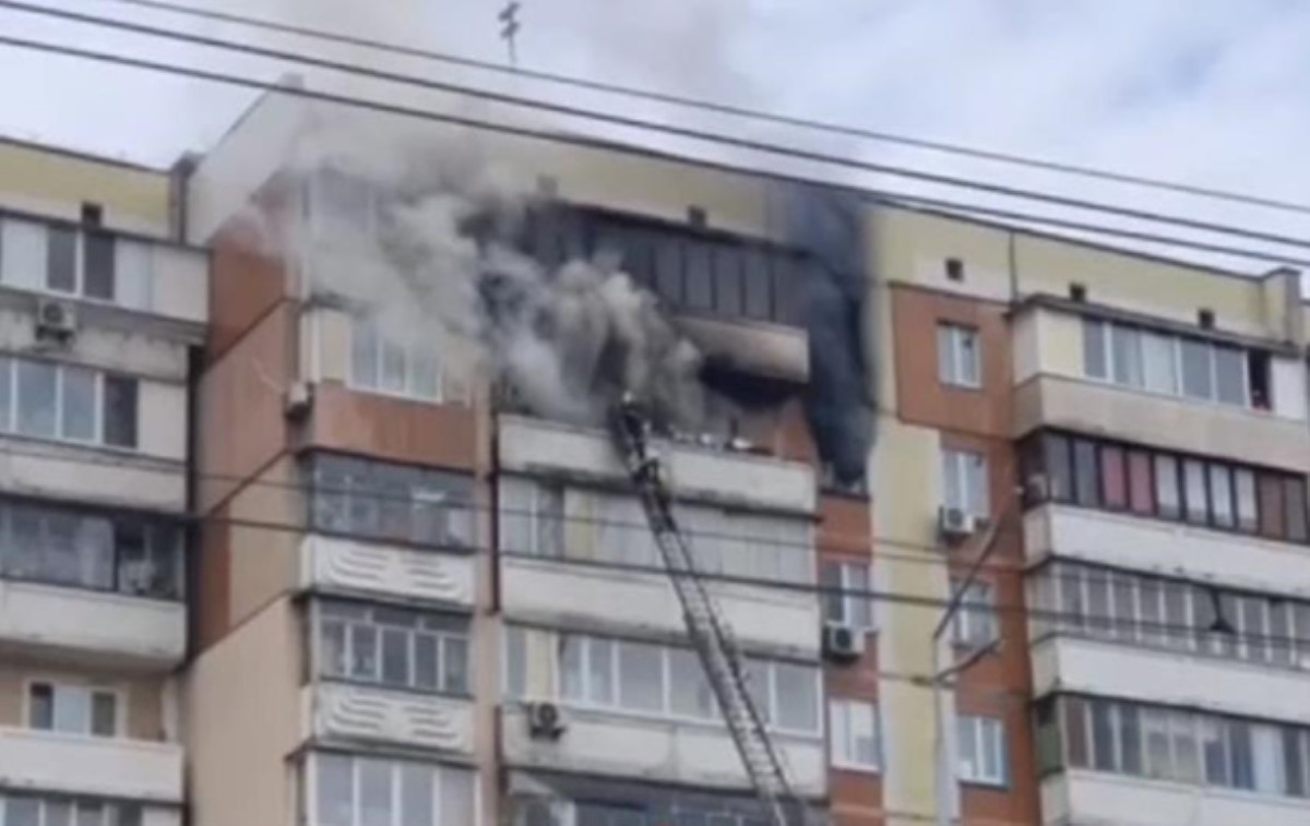 В Киеве вспыхнул масштабный пожар в квартире