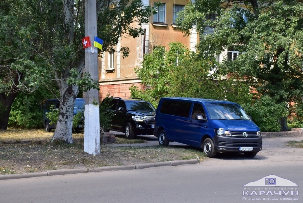 В кортеже президентского Зеленского насчитали 11 автомобилей