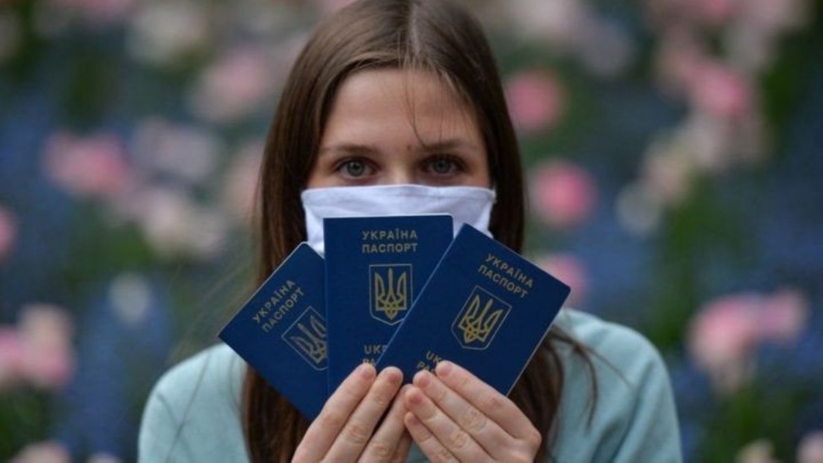 Выезд в ЕС для украинцев: в Кабмине озвучили прогноз