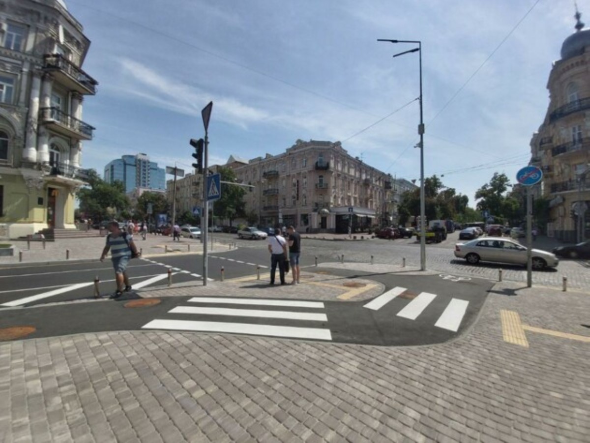 В Киеве появился первый велосипедный перекресток