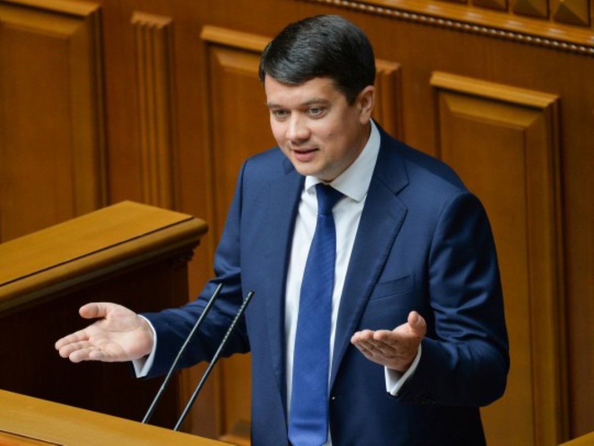 Все люди меняются: Разумков рассказал, что произошло с Зеленским за год президентства