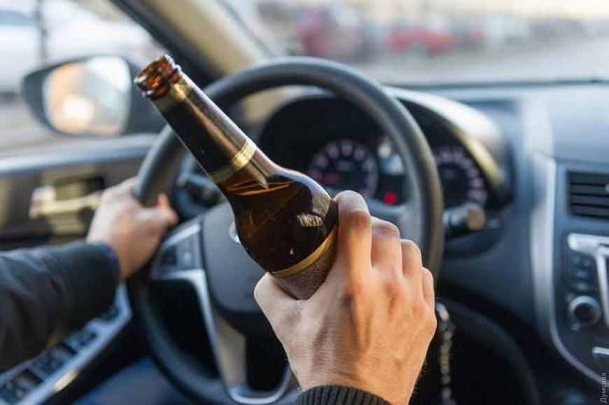 Зеленский подписал закон об отмене уголовной ответственности за пьяное вождение