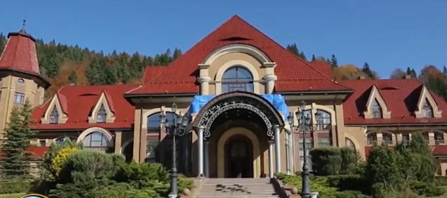 Резиденция Зеленского на Прикарпатье используется под свадьбы: все незаконно