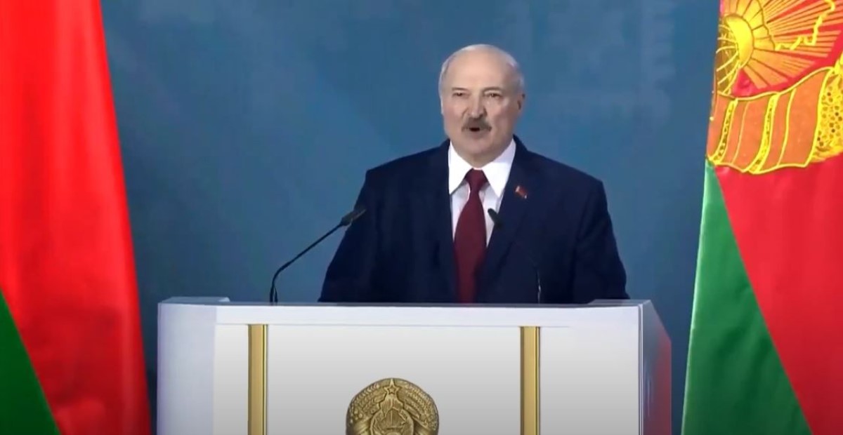 Лукашенко забавно рассказал про свою грудь