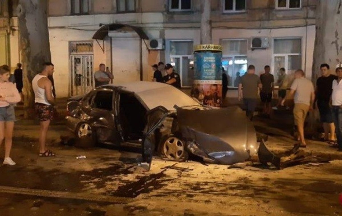 Крупное ДТП в Одессе: несколько человек пострадали