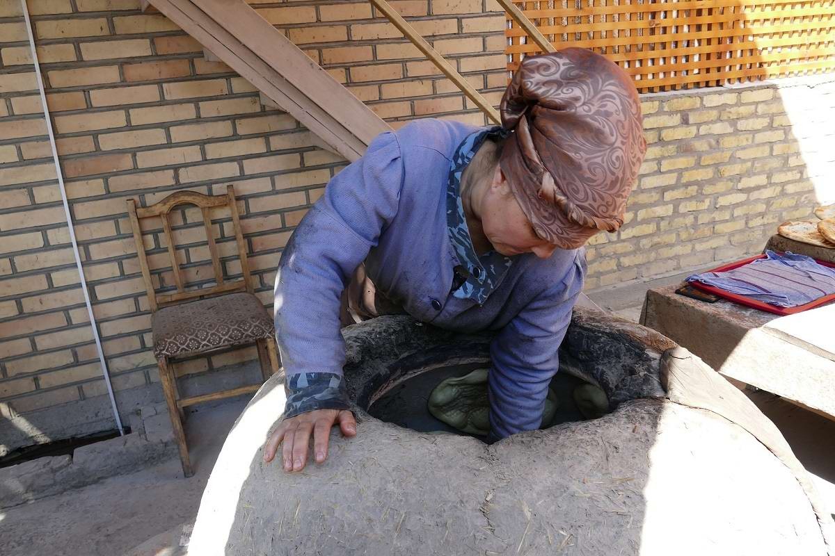 Как жителям Узбекистана удается пережить самую сильную жару