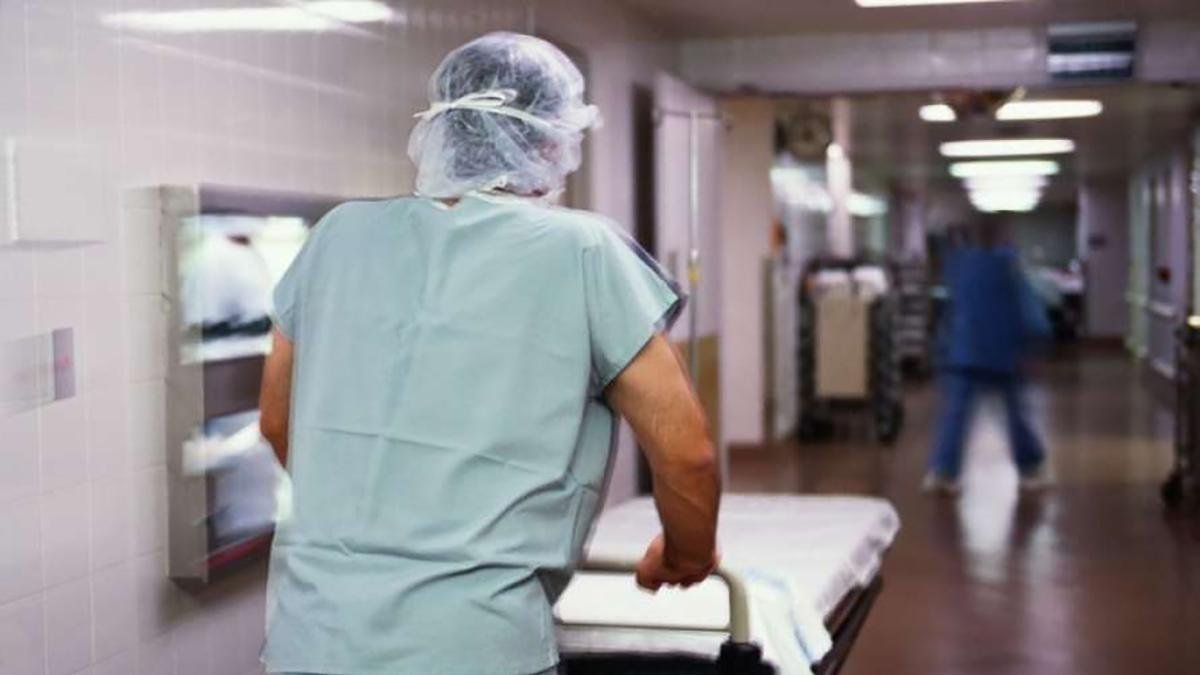 Больницы переполнены: врач спрогнозировал дальнейшее развитие COVID-19 в Украине