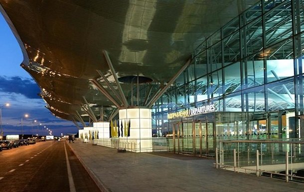 В "Борисполе" десятки украинцев не смогли попасть на самолет в ОАЭ из-за новых правил карантина