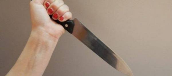 На Херсонщине 17-летняя девушка нанесла 26–летнему отчиму смертельное ножевое ранение