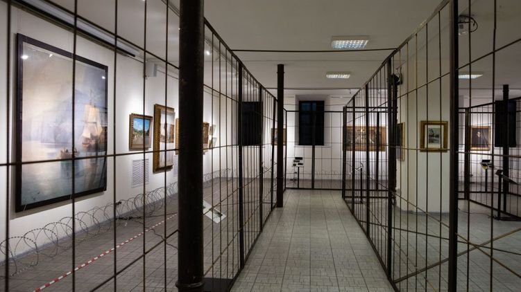 Суд повторно арестовал коллекцию картин Порошенко