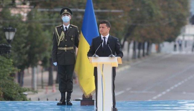 Зеленский объяснил, когда в Украине состоится большой военный парад