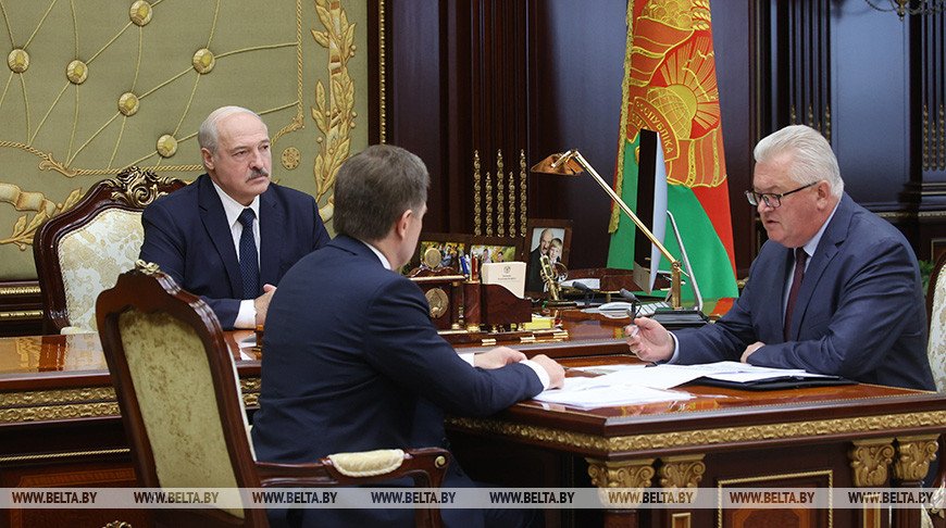Лукашенко поручил увольнять учителей за инакомыслие