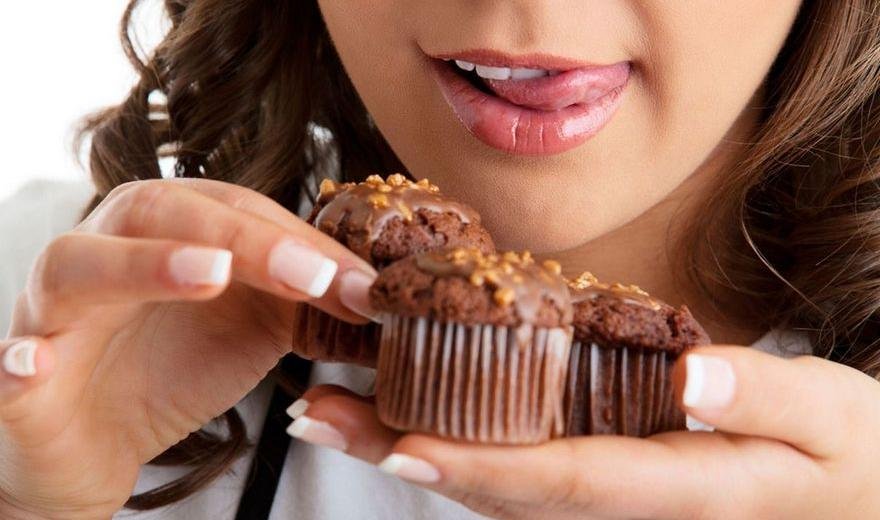 Как осилить тягу к сладостям: три работающих способа