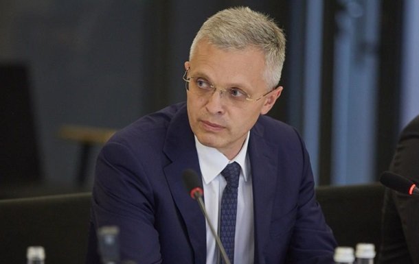 Зеленский вручил новому главе Черкасской области служебное удостоверение