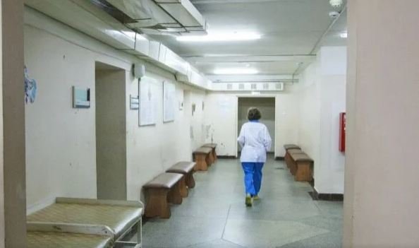 Киевлянку госпитализировали с коронавирусом, а в больнице не оказалось врачей