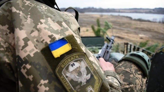 Сепаратисты обстреляли украинских военных на Донбассе