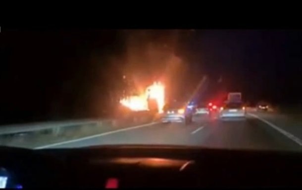 В Болгарии сгорел дотла автобус с туристами
