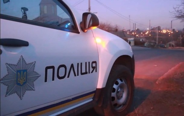 В Харьковской области полицейские требовали документы у трактористов в поле