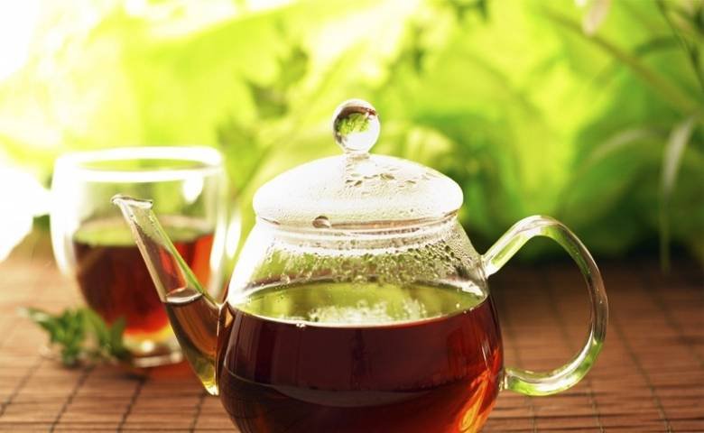 Почему врачи не рекомендуют пить остывший черный чай