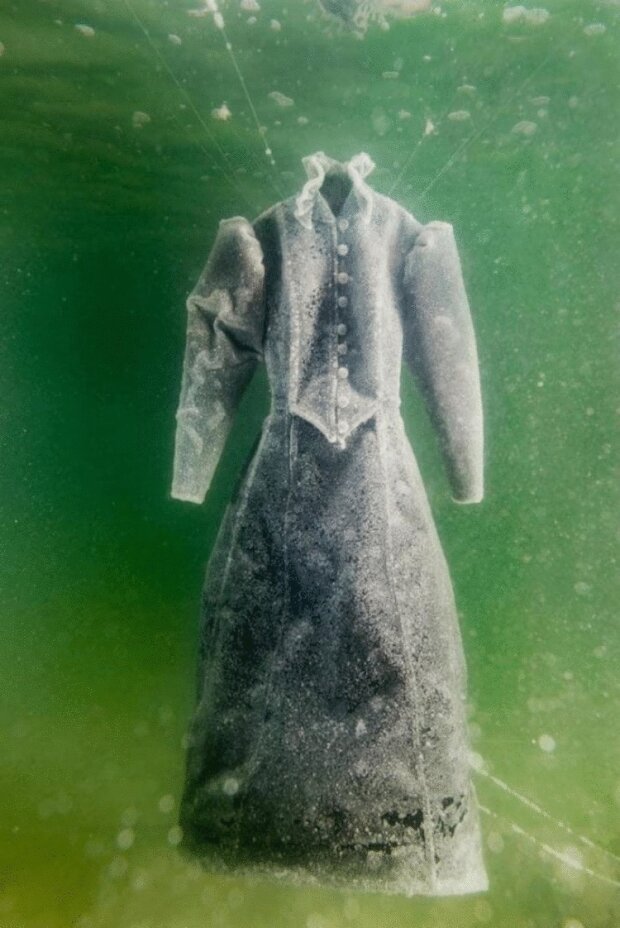 Мертвое море платье