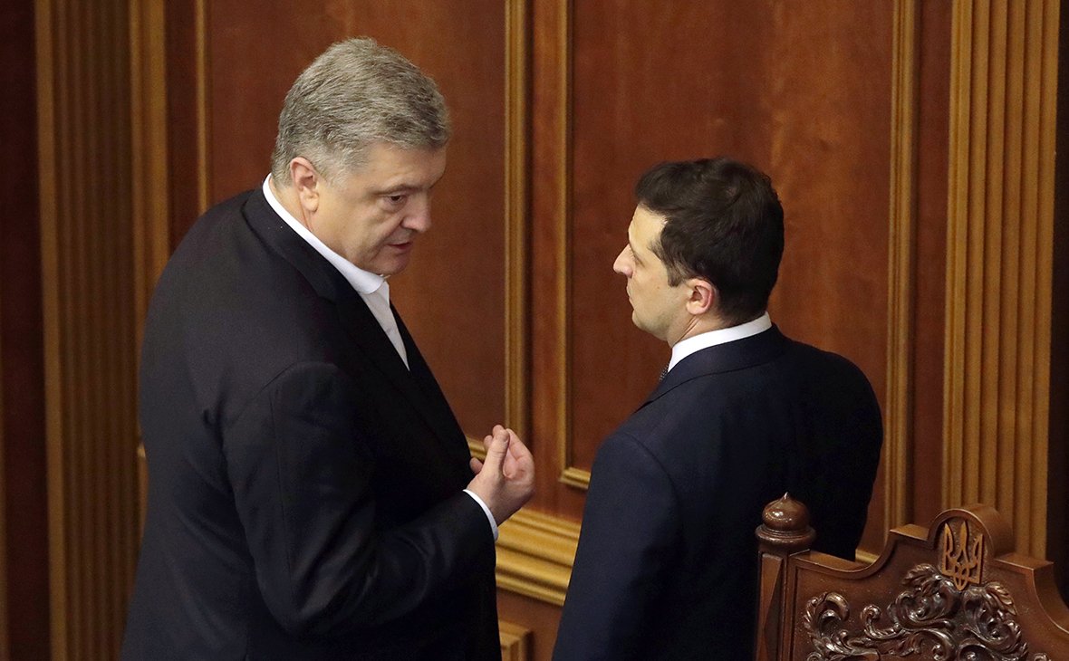 "До сих пор считает себя монархом": Зеленский резко высказался о Порошенко