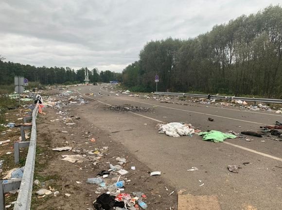 хасиды, мусор на украинской границе