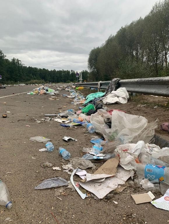 хасиды, мусор на украинской границе