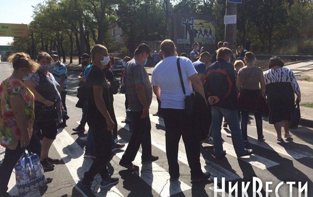 Протестующие перекрыли одну из главных улиц Николаева
