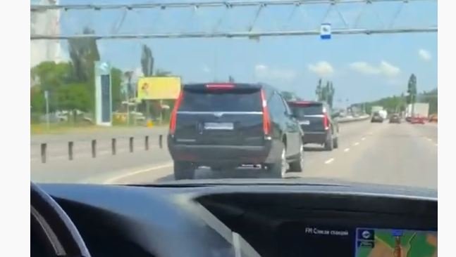 Это чей?  Киев пересек роскошный кортеж бронированных авто