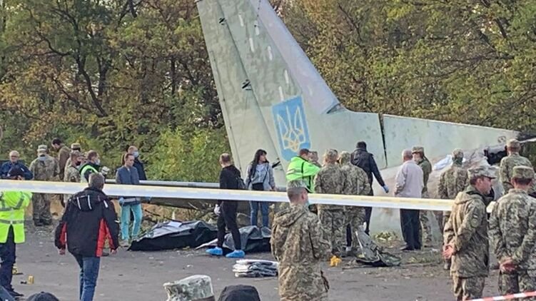 Авиакатастрофа под Харьковом: найдены тела курсантов, самописцы уцелели