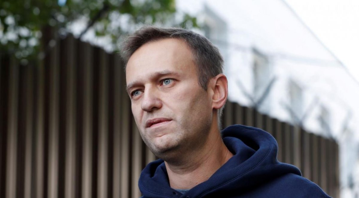 Навальный пошел: отравленный оппозиционер рассказал о своем самочувствии