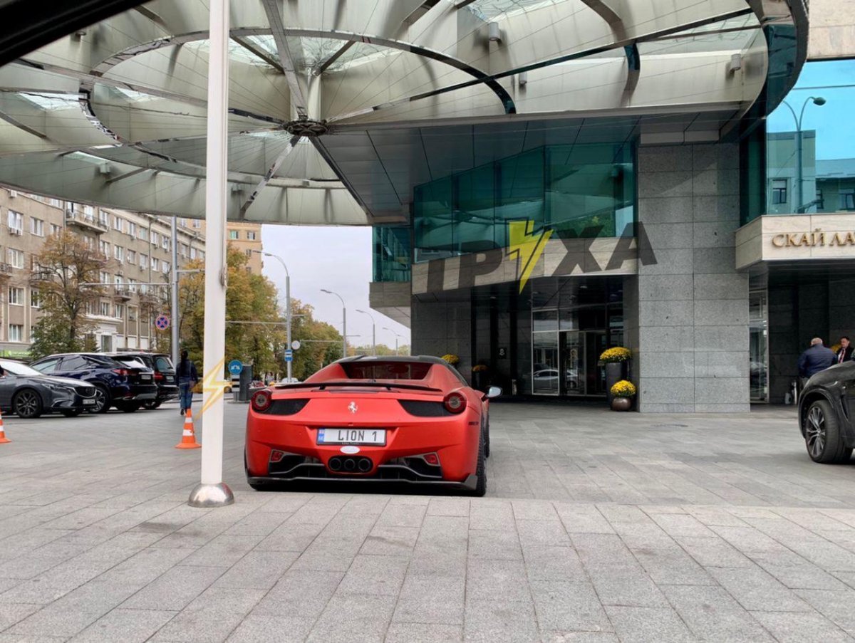 В Харькове засняли эксклюзивный Ferrari