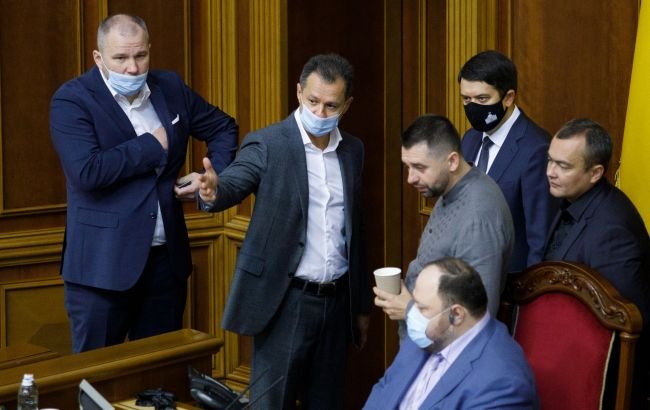 Половина украинцев не знают, кто является народным депутатом от округа