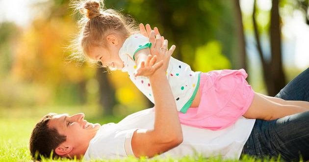 Астрологи назвали пять мужских знаков зодиака, которые становятся хорошими отцами