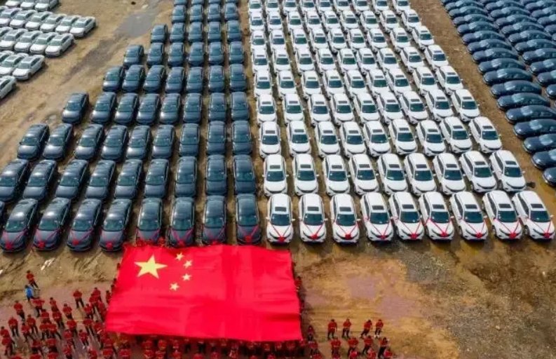 Крупная китайская компания подарила всем своим сотрудникам по новому авто