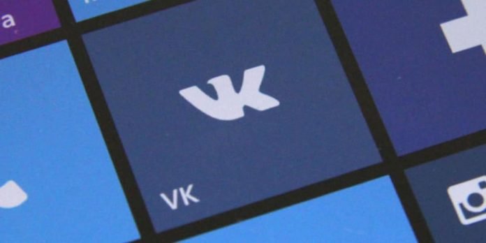 Шумиха вокруг "ВКонтакте": уберут ли Google и Apple соцсеть из приложений