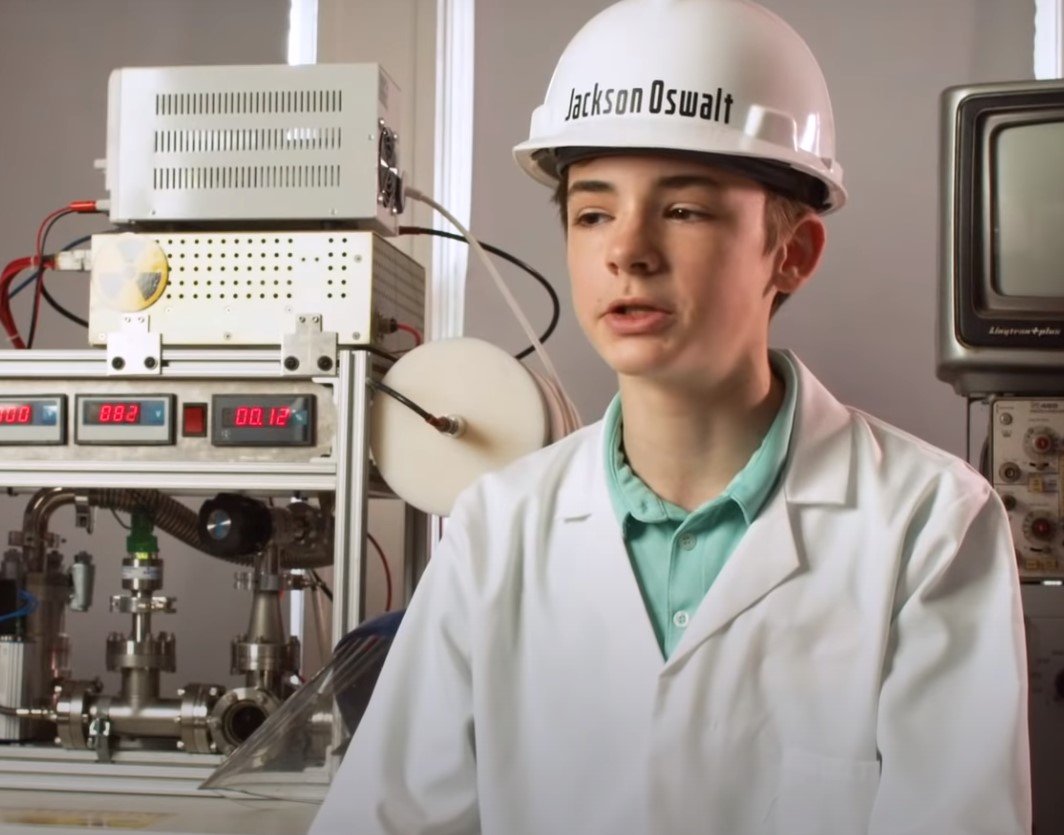 12-летний подросток стал знаменит, собрав дома действующий ядерный реактор