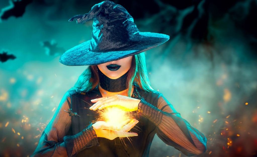 Каждая женщина чуть-чуть ведьма: что говорят астрологи