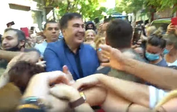 В Греции совершено нападение на Саакашвили